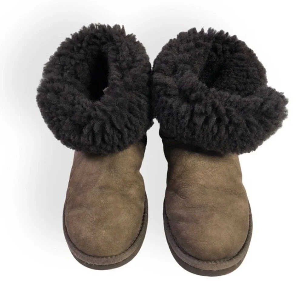 UGG Women’s Brown Bailey Button Genuine Leather Boots